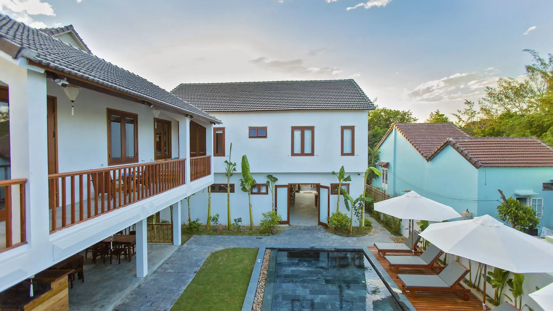 *** Отель Vinabeach Villas Хойан Вьетнам